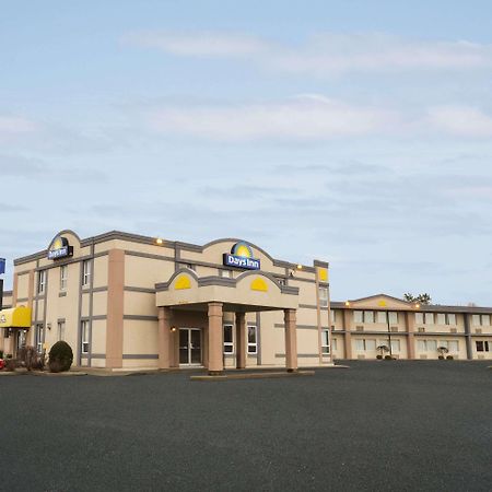 Days Inn By Wyndham Brockville Dış mekan fotoğraf