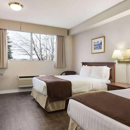 Days Inn By Wyndham Brockville Dış mekan fotoğraf