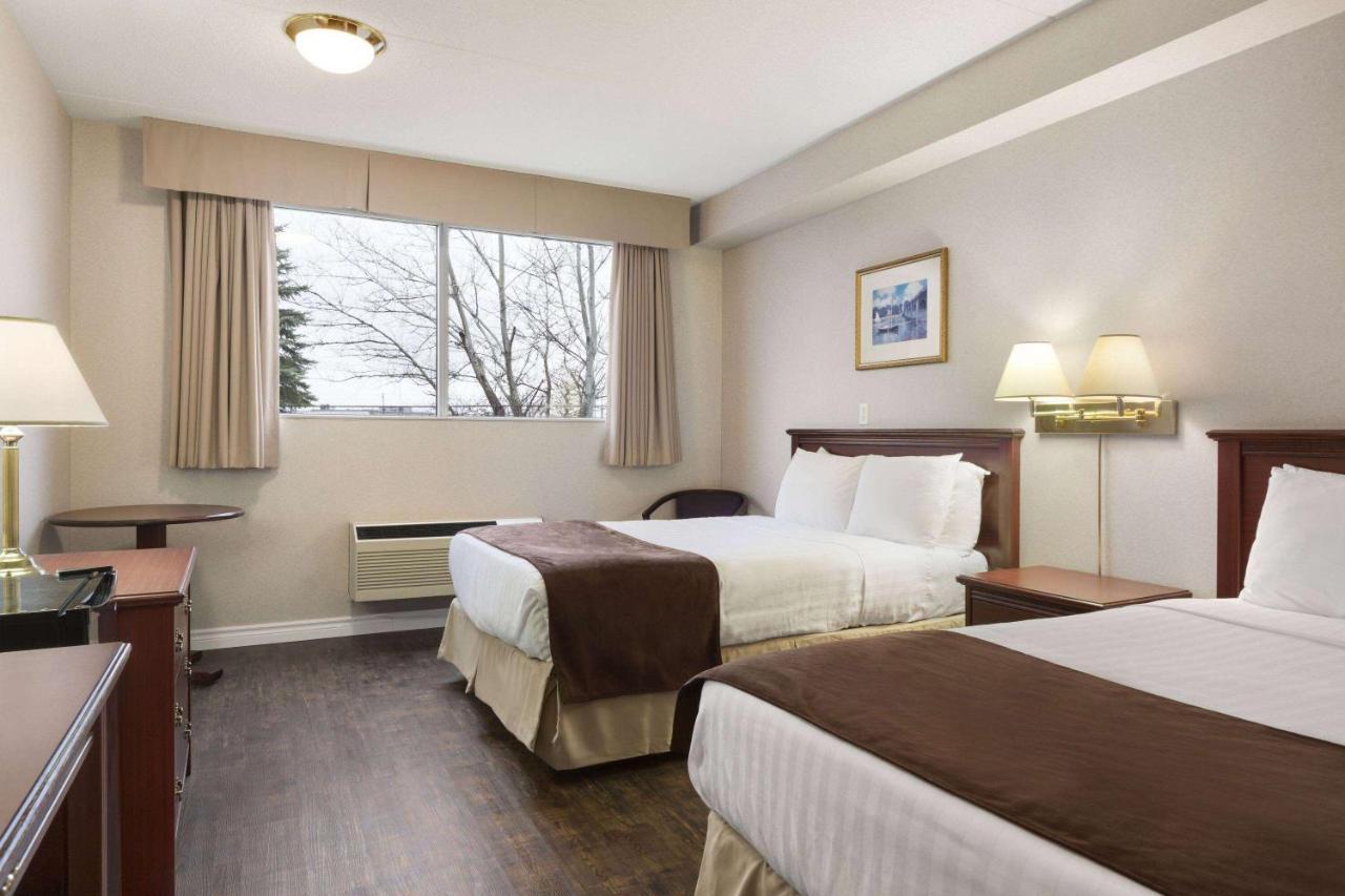 Days Inn By Wyndham Brockville Dış mekan fotoğraf